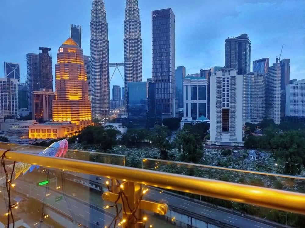 Klcc Legasi Direct View With A Superking Bed At A 3-Bedroom Premium Unit Κουάλα Λουμπούρ Εξωτερικό φωτογραφία